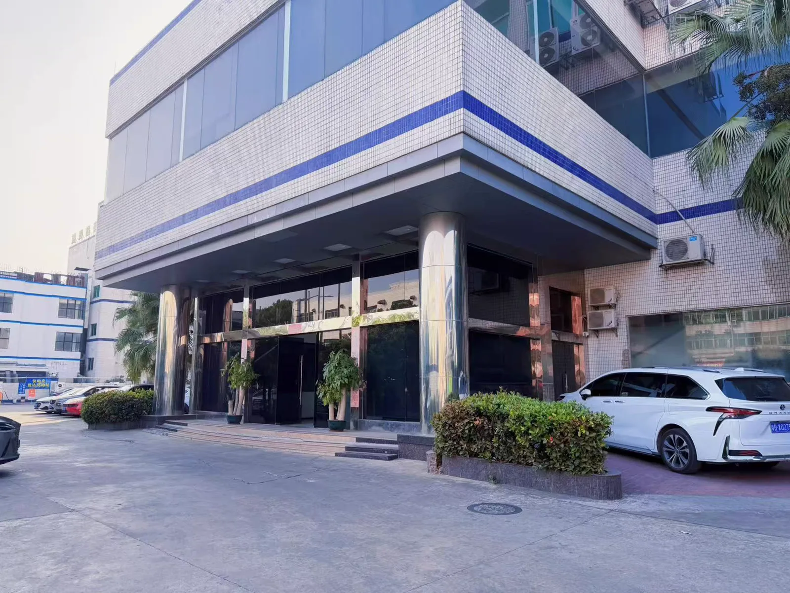 Firmengebäude des Partnerwerks A-KITA in DongGuan